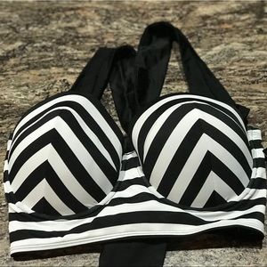 NWT Torrid swim top, size 2, black/white stripe